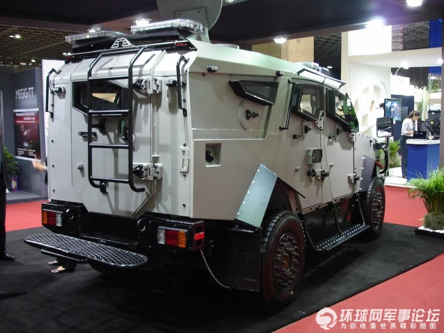 防务展上的霸气防暴车