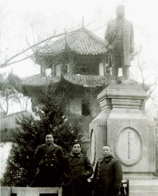 国军名将张灵甫罕见照
