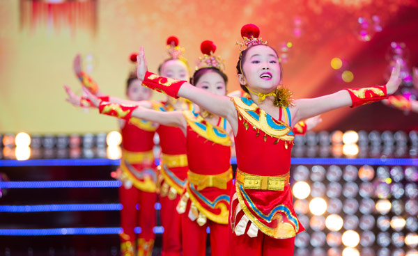 空军蓝天幼儿艺术团新春送祝福