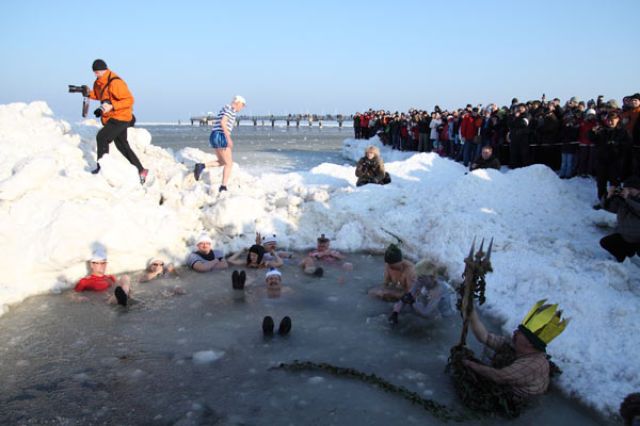 冰天雪地里的疯狂搞笑图