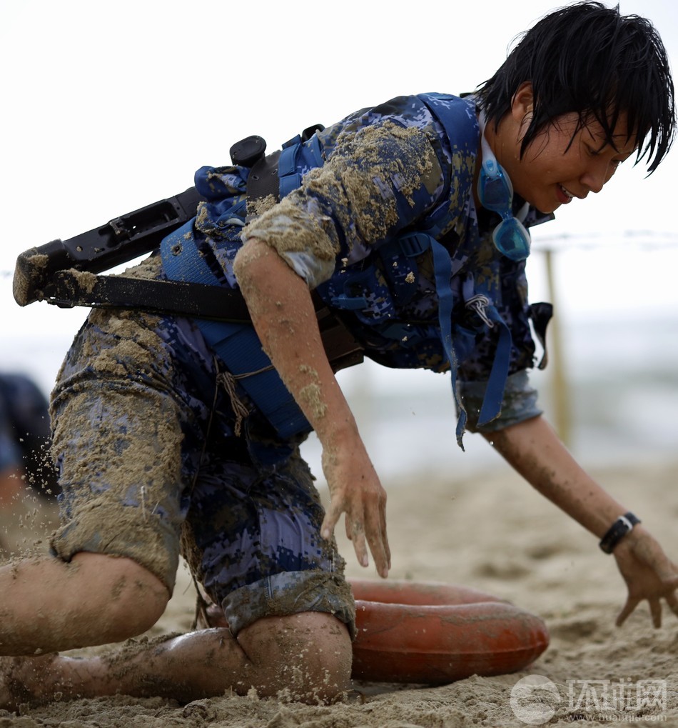 90后特战女兵残酷训练震人心魄