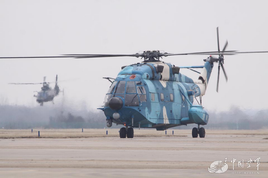 我军空降部队大量直8武直9出动