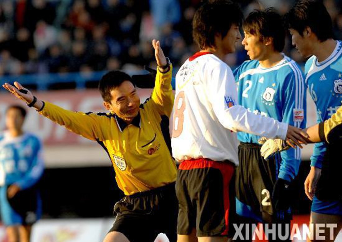 消失在国际赛场的中国裁判:陆俊曾吹世界杯
