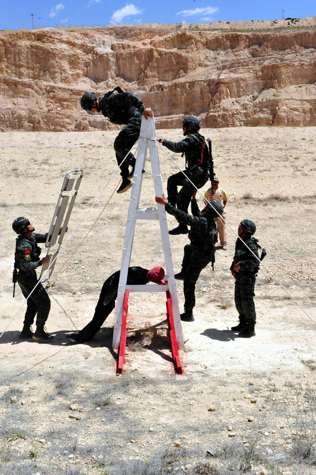 中国勇士亮相国际特种兵比武