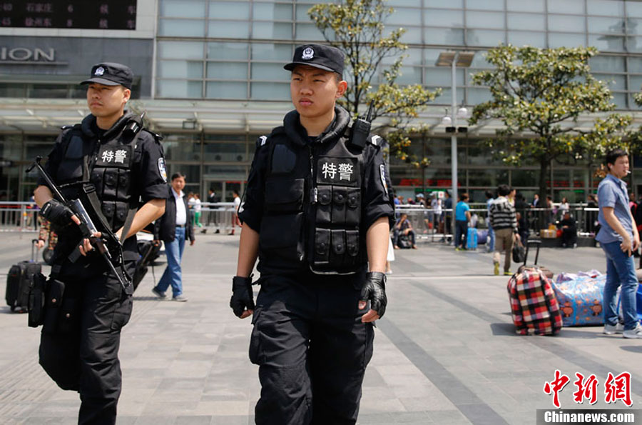 上海火车站警力部署全面加强