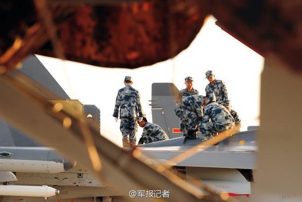 中国空军机务兵超帅写真