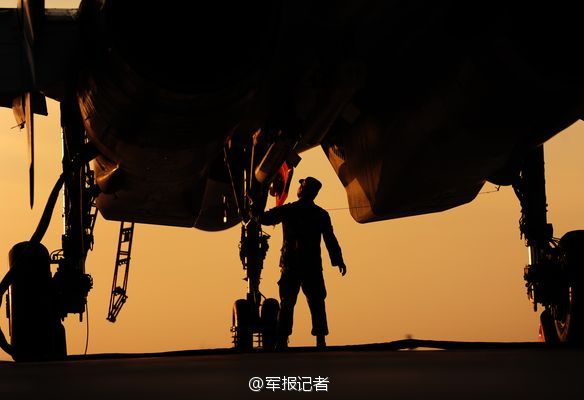 中国空军机务兵超帅写真