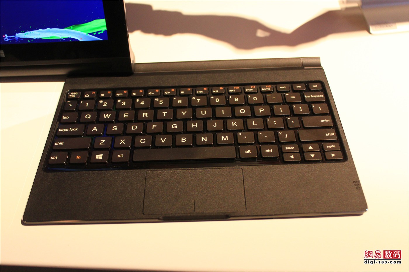 联想yoga平板模式键盘_yoga如何切换平板模式_yoga 平板模式 键盘