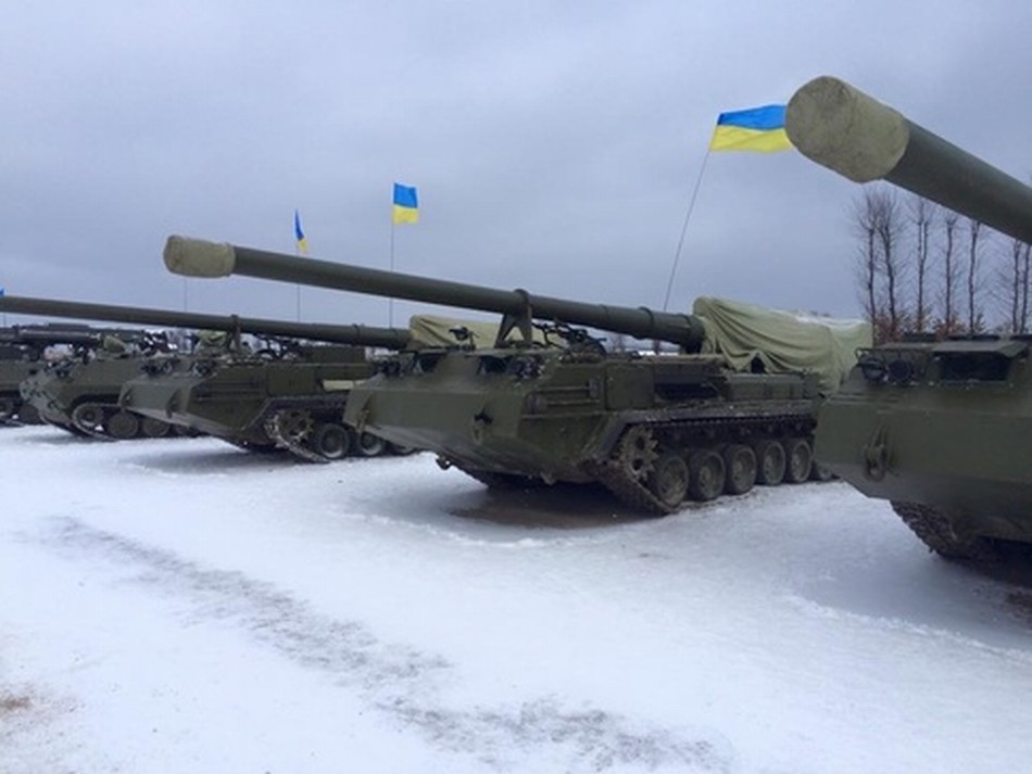 乌克兰政府军得到大批装备