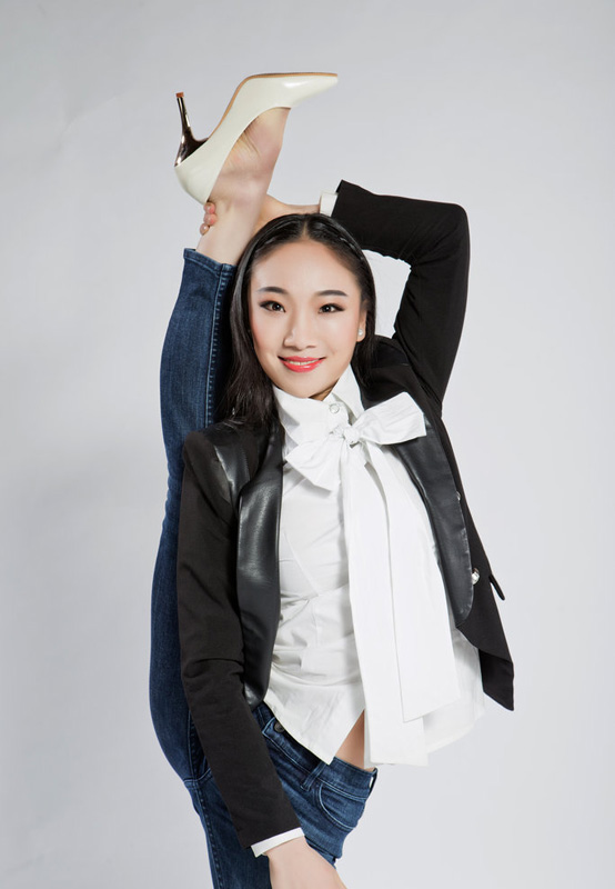 近日有中国第一柔术美女之称的刘藤拍摄了一组个人形象照,再次展现