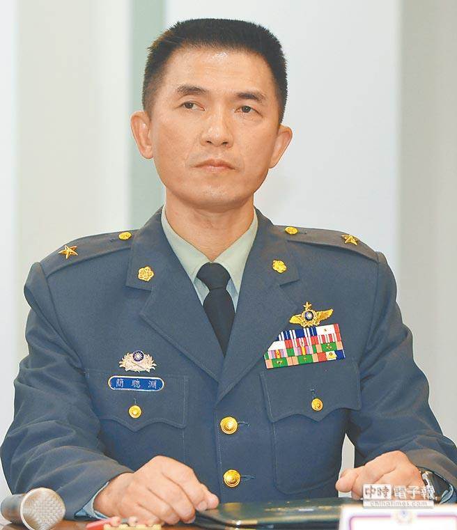 原任台湾陆军601旅旅长简聪渊被曝早在劳乃成之前,就已经私自带过4名