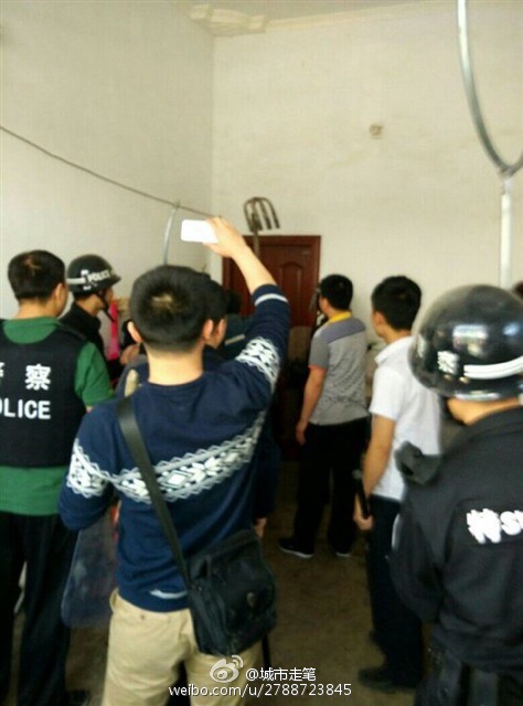 四川宜宾一男子歹徒持杀猪刀行凶被警察击伤死亡
