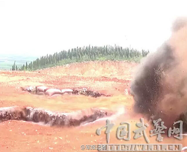 手榴弹爆炸瞬间