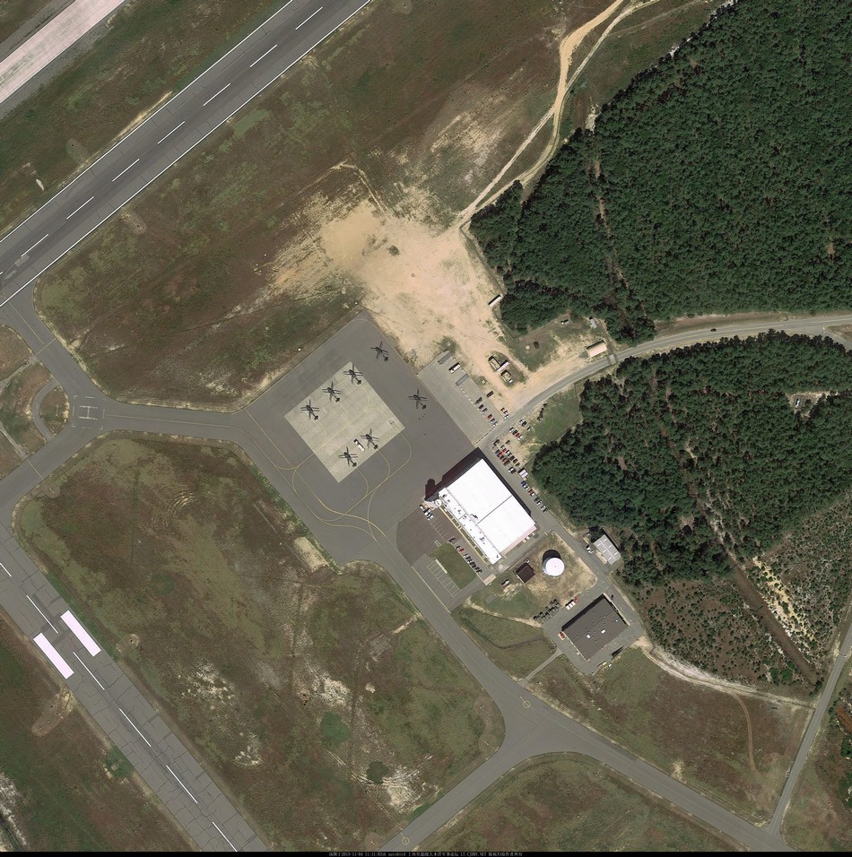 工程站内的直升机停机坪
