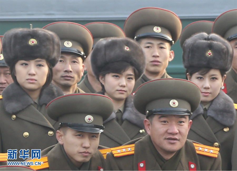 朝鲜牡丹峰乐团成员抵达北京站
