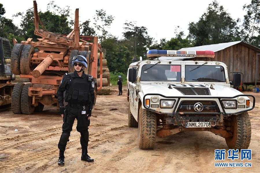 中国维和警察海外执勤场面酷帅