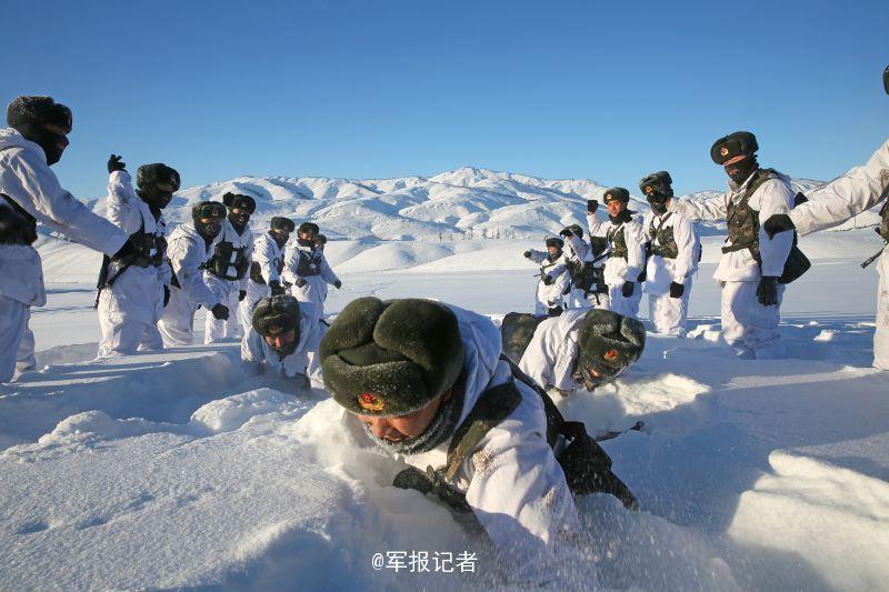 4 新疆边防冰天雪地练就军人血性