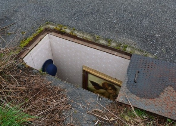 3 蜗居!意大利街头艺术家造迷你"地下水井房"