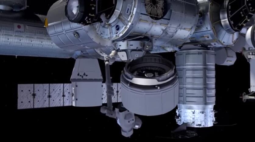 空间站宇航员成功进入首个试验性充气式太空舱
