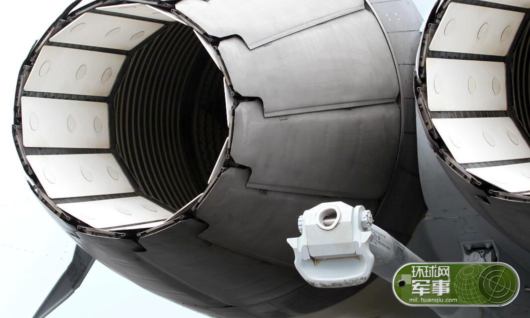 张加军 英国航展现场的f16战斗机发动机(摄影:张加军 英国航展现场