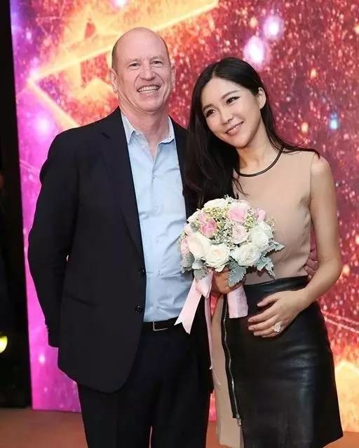 37 影视巨头向周玲安求婚 两人结缘只因100元