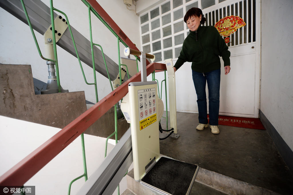6 居民自费给老楼装电梯 系济南首个接力式楼道电梯