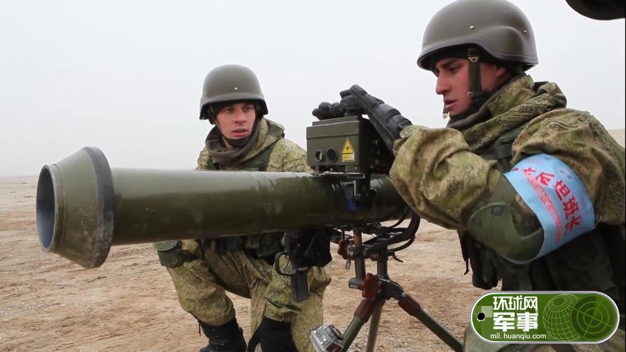 14 俄军学用解放军120毫米火箭筒
