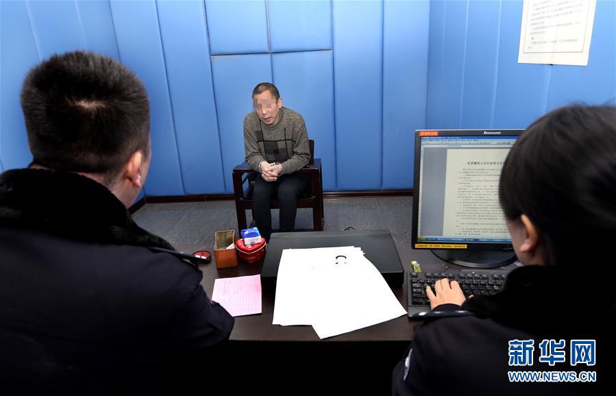 9 上海警方抓贼现场柒光
