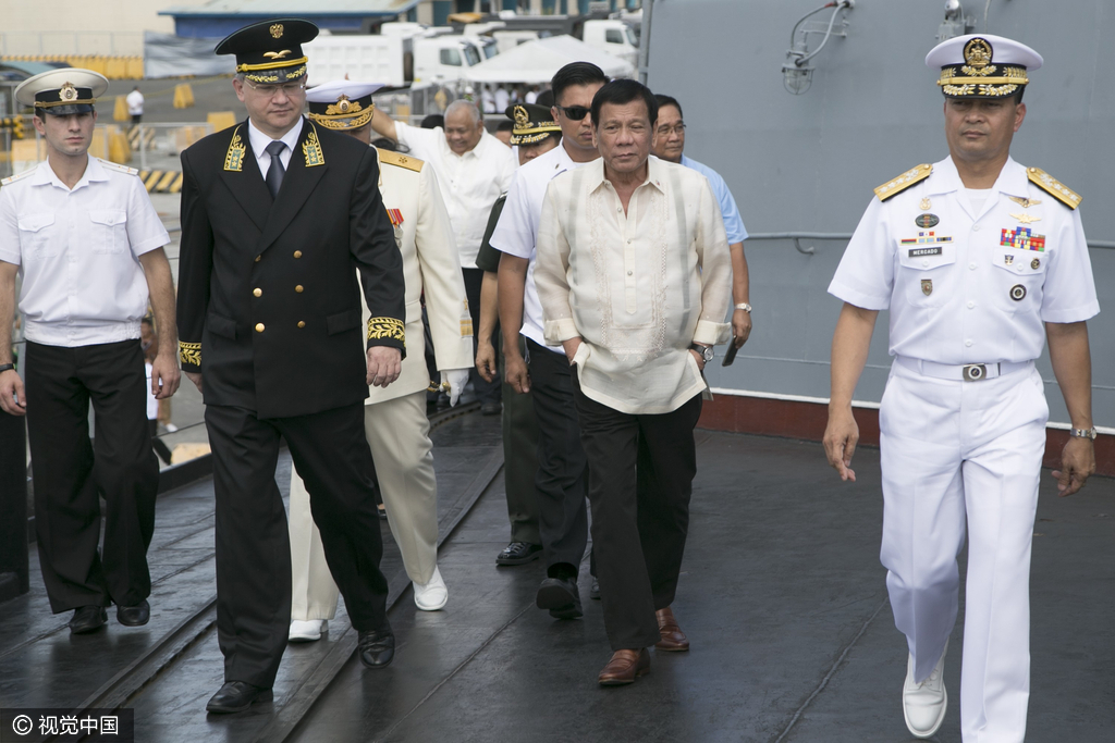 7 菲律宾总统参观俄反潜驱逐舰 俄海军列队欢迎