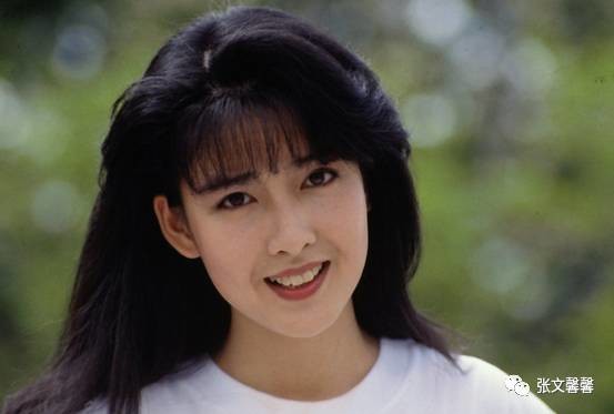 王祖贤,周慧敏,蓝洁瑛…女神告诉我们,要想长得俏,需带"三分龅"
