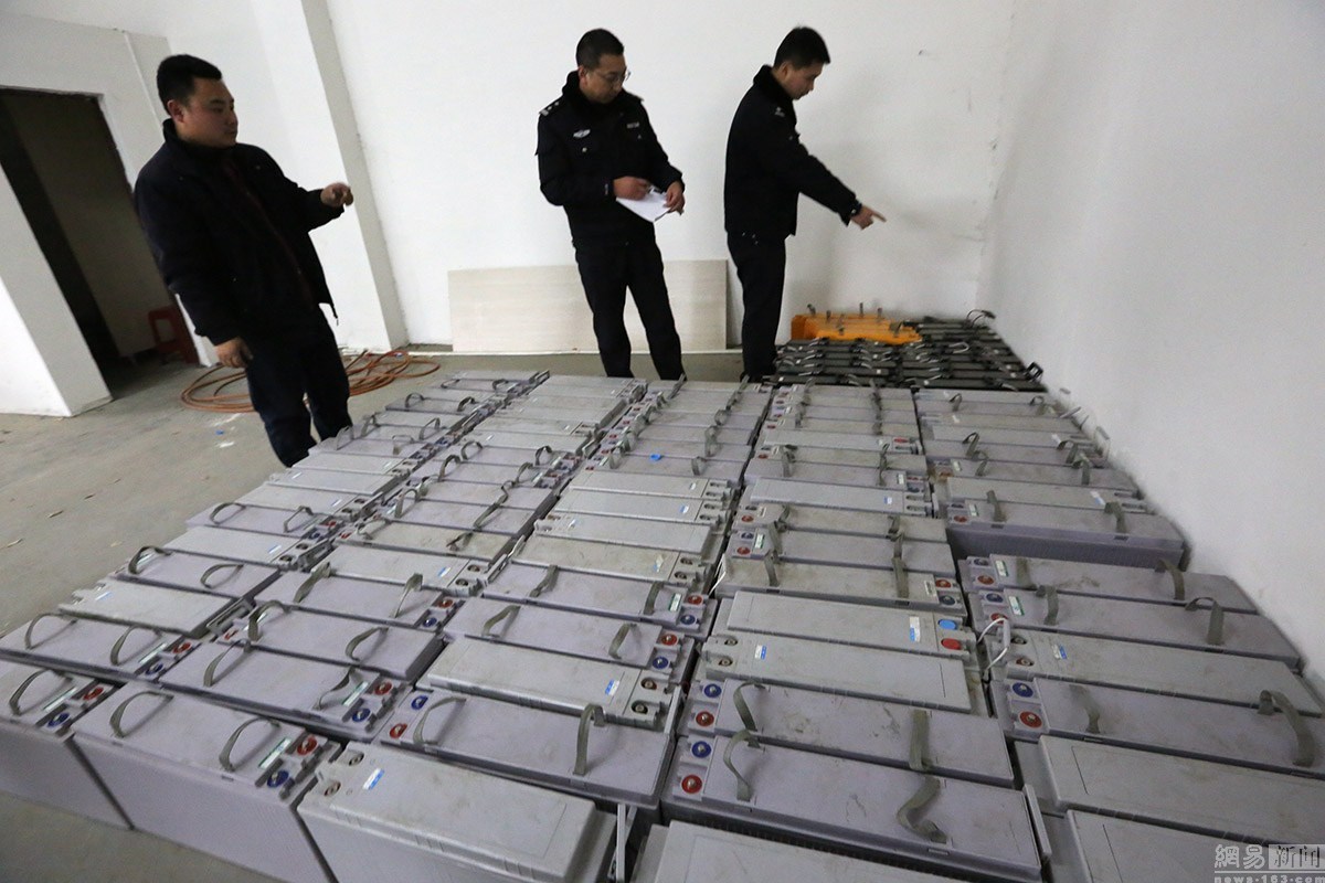 5 通信基站蓄电池遭盗窃 3元1斤当废品卖