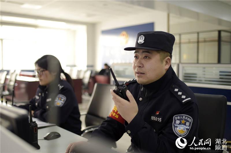 "80后"所长董俊锋的年三十