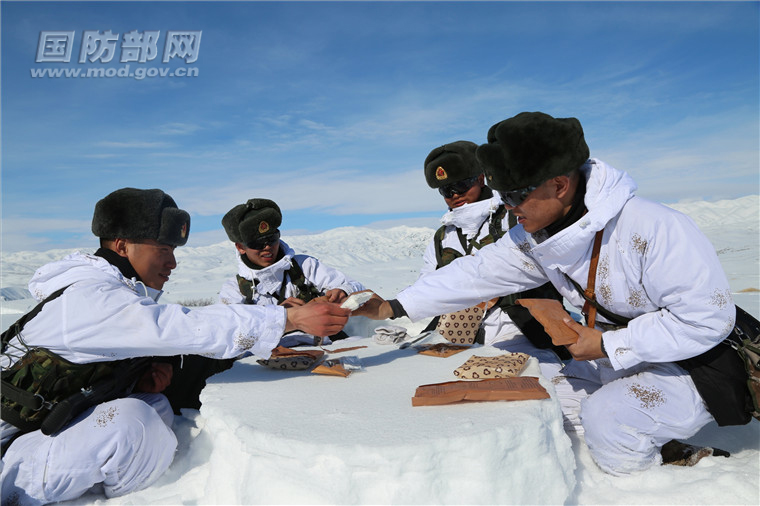 风雪边关,新疆塔城军分区边防官兵坚持执勤守卫安宁