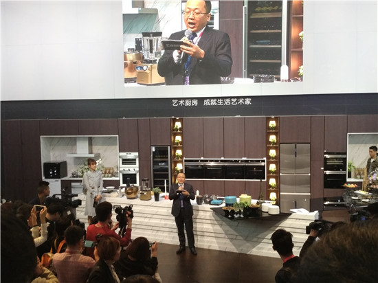 重新定义高端生活 卡萨帝七款新品亮相AWE卡萨帝全套
