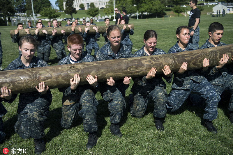 美国海军学院新生接受魔鬼式训练超负荷挑战身体极限
