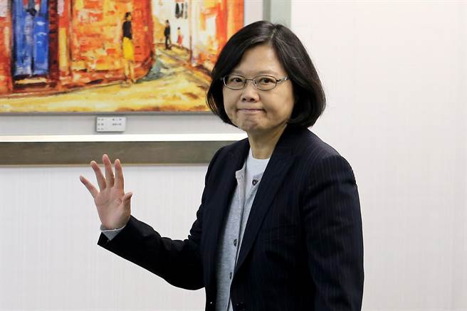 台作家:蔡英文已颠覆伪装形象向暗黑势力靠拢