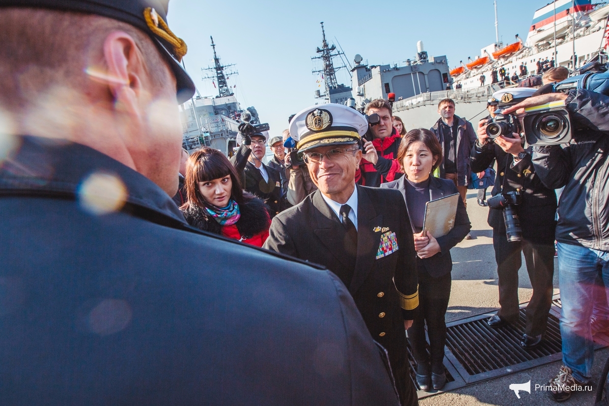 34 日本2艘军舰访问俄罗斯海参崴