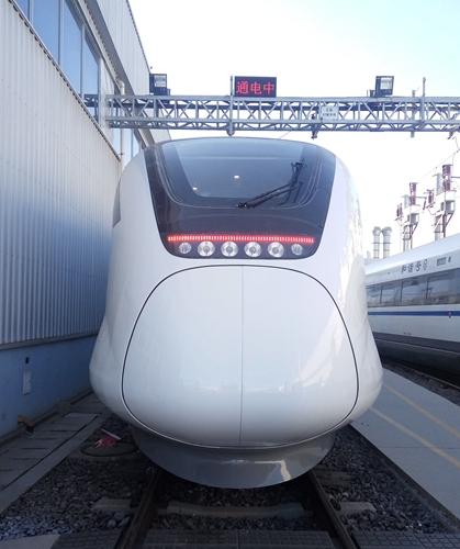 crh6a型城际动车组正面
