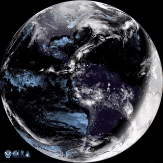 noaa公布卫星云图:美东海岸被巨型风雪暴笼罩