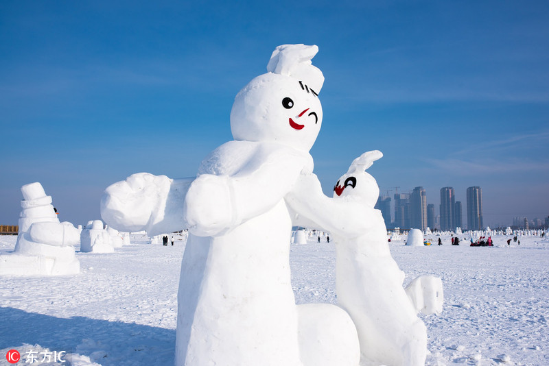 萌态可掬!2018个千姿百态的雪人亮相冰城