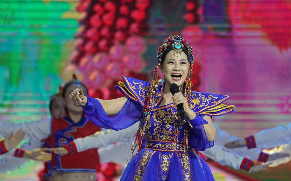 东方红艳《火火的姑娘》 为人民大会堂吹来时