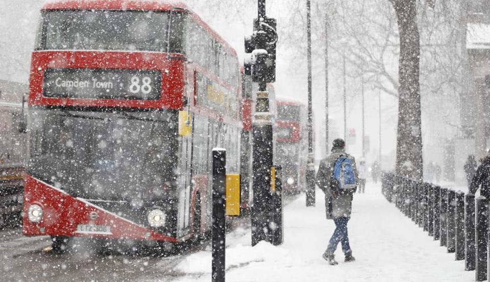 2月28日,一场暴风雪袭击了伦敦市中心
