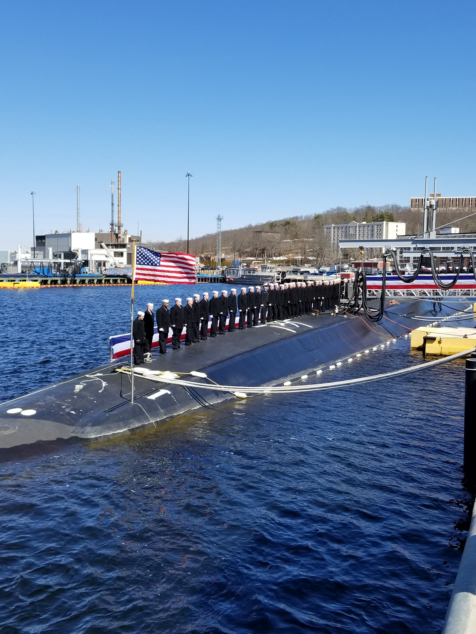 3月17日,第15艘"弗吉尼亚"级攻击核潜艇"科罗拉多"号(ssn 788)在位于