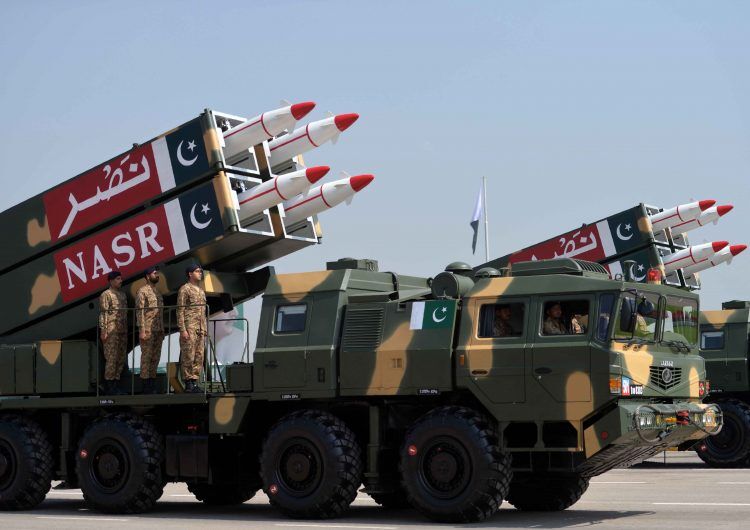 巴基斯坦国庆日阅兵 大批中国武器亮相