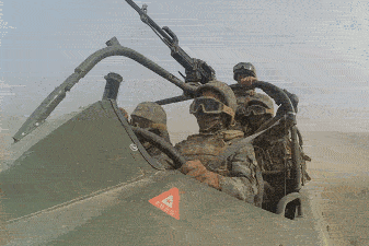 美军里根号航母离开横须贺港