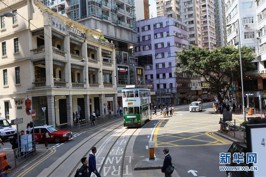 这是在香港湾仔杭州酒家拍摄的"叫化鸡(6月16日摄.