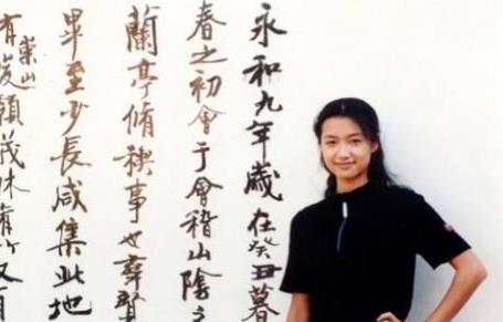 孙俪的书法,李小璐书法,董卿的书法,却都输给了她的书法