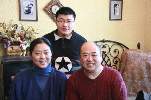 60岁倪萍返老还童与第3任老公甜照流出被爱滋润像少女