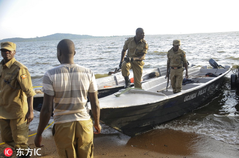 乌干达一"超载"游轮发生翻覆事故 至少31人死亡