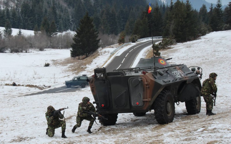 28 罗马尼亚陆军冰天雪地演习 一水苏联装备